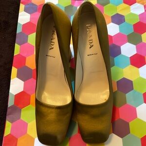 Prada Classic Pumps Satin Green Gently used S7 5”